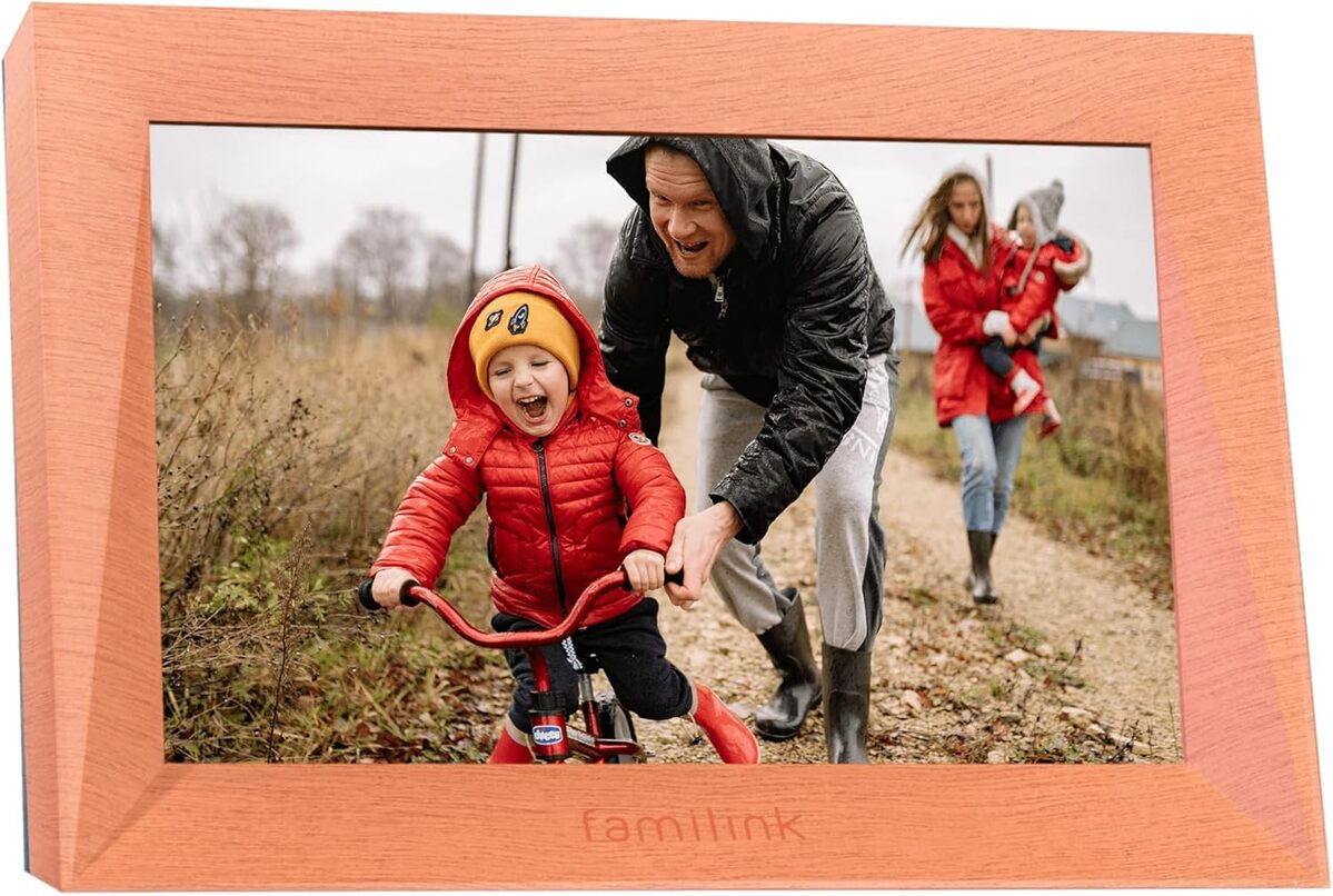 Test du cadre photo Familink : partage en 4G ou Wi-Fi, écran 10 pouces