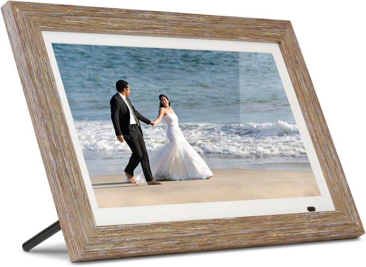 Test du cadre photo numérique Aluratek en bois vieilli 33 cm avec mémoire 8 Go
