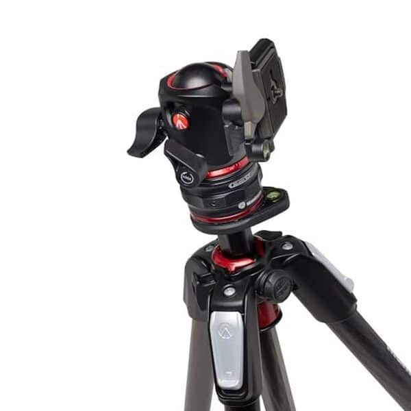 Découvrez notre analyse approfondie du trépied Manfrotto en carbone à 4 sections, ses caractéristiques, avantages et performances pour les photographes amateurs et professionnels.