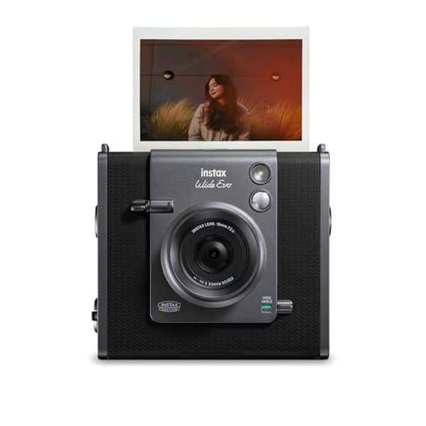 Découvrez notre test complet de l'instax Wide Evo, l'appareil photo instantané 2-en-1 qui combine photographie et impression. Caractéristiques, performances et avis. 
