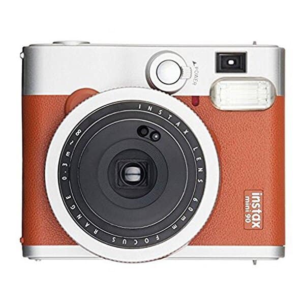 Découvrez notre test détaillé de l'appareil photo instantané Fujifilm instax Mini 90 Neo Classic marron clair : performances, qualité des photos et verdict final. 
