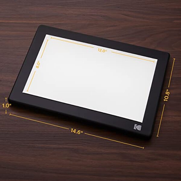 Découvrez notre test détaillé de la boîte à lumière LED Kodak pour numériser vos négatifs et diapositives. Qualité, performances et avis complets.