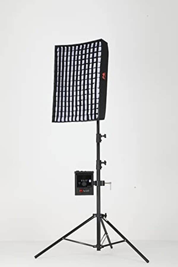 Découvrez notre test complet de la Falcon Eyes 18TDX III, une lumière continue bi-color et étanche idéale pour vos séances photo en studio. Caractéristiques, performances et avis.
